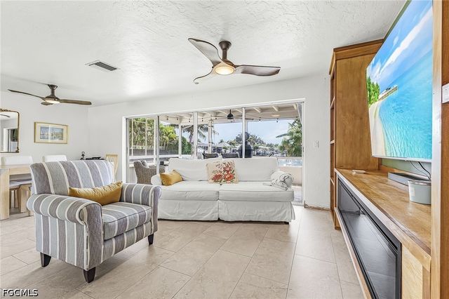 3009 SE 19th PL, Cape Coral, FL 33904