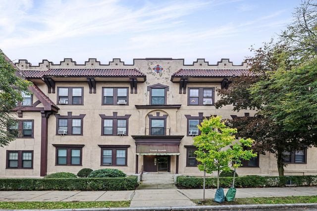 1726 Commonwealth Ave 4, Boston, MA 02135