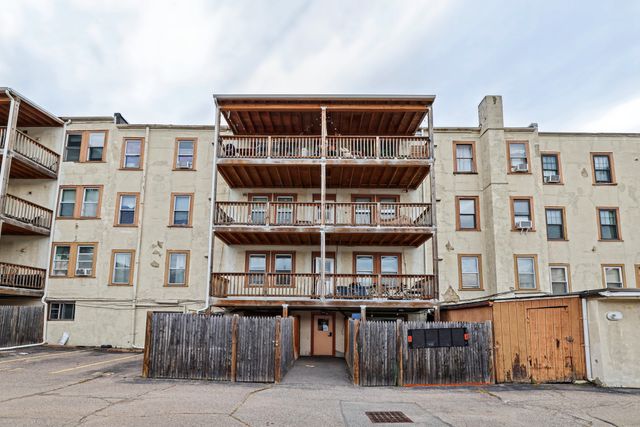 1726 Commonwealth Ave 4, Boston, MA 02135