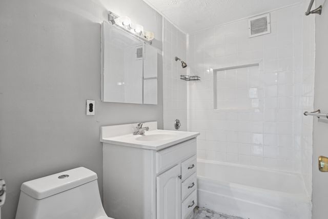 1726 Commonwealth Ave 4, Boston, MA 02135