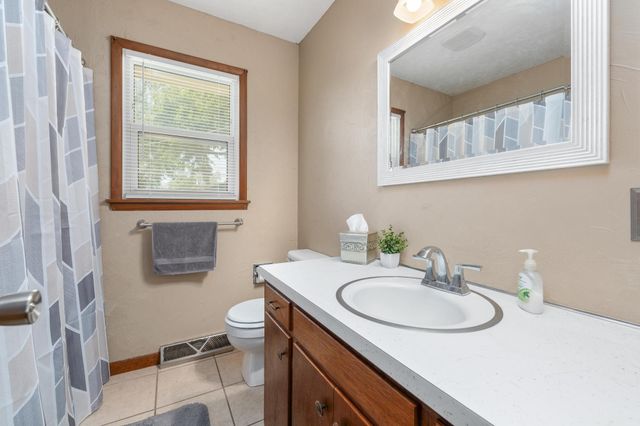 4403 Edminster St, Wichita, KS 67212