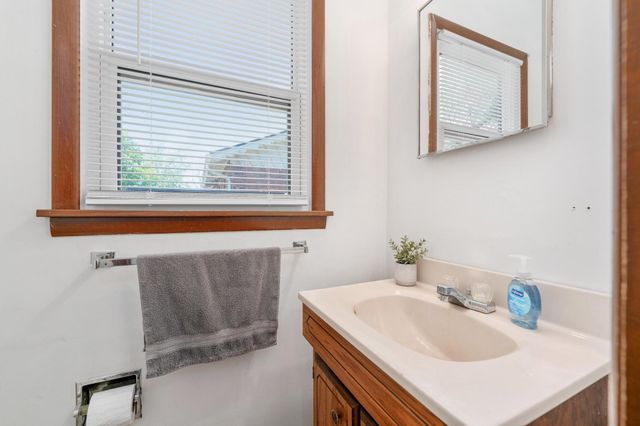 4403 Edminster St, Wichita, KS 67212