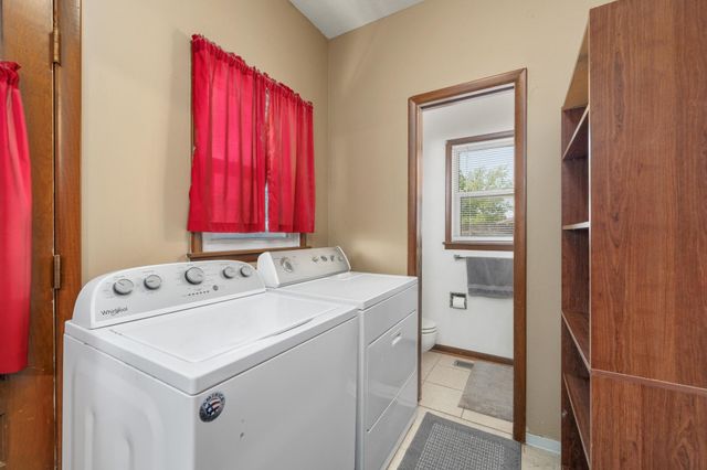 4403 Edminster St, Wichita, KS 67212