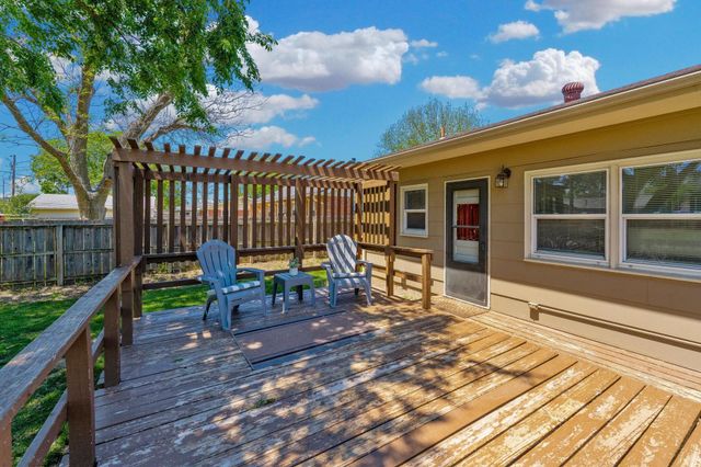 4403 Edminster St, Wichita, KS 67212