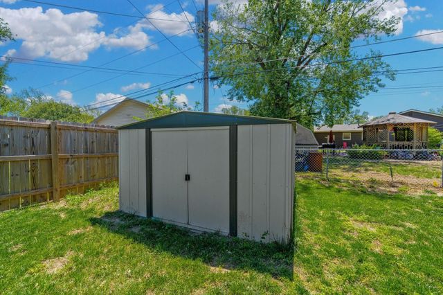 4403 Edminster St, Wichita, KS 67212
