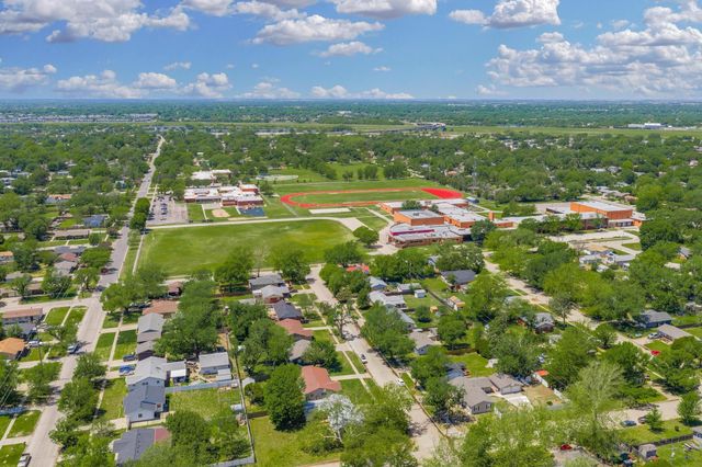 4403 Edminster St, Wichita, KS 67212