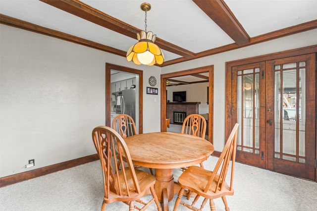 4531 Waveland Court, Des Moines, IA 50312