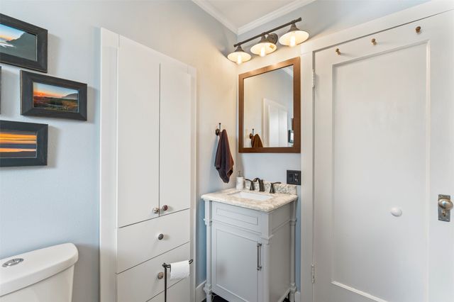 4531 Waveland Court, Des Moines, IA 50312