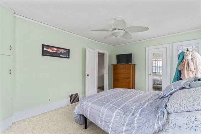 4531 Waveland Court, Des Moines, IA 50312