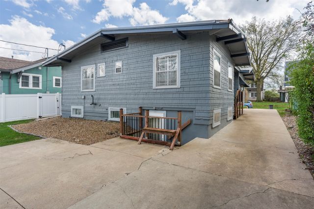 4531 Waveland Court, Des Moines, IA 50312