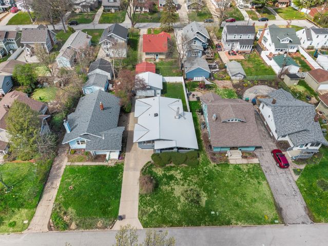 4531 Waveland Court, Des Moines, IA 50312