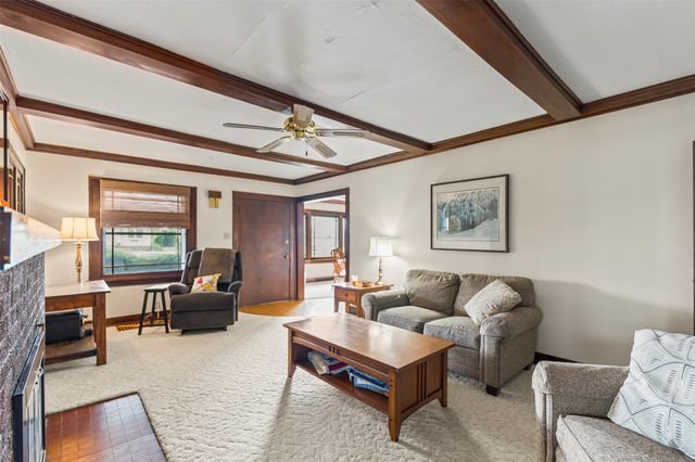 4531 Waveland Court, Des Moines, IA 50312