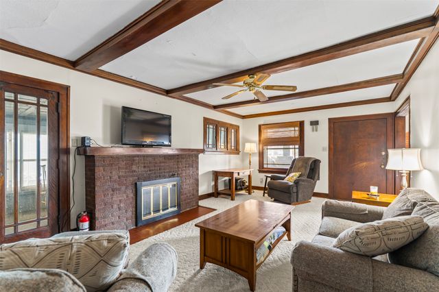 4531 Waveland Court, Des Moines, IA 50312