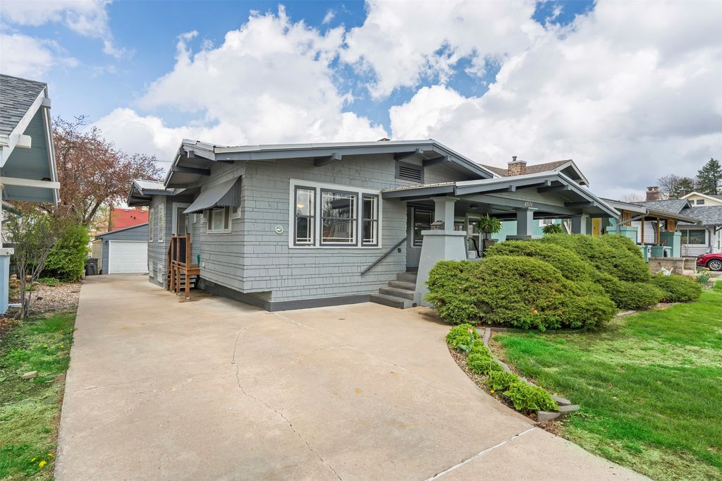 4531 Waveland Court, Des Moines, IA 50312