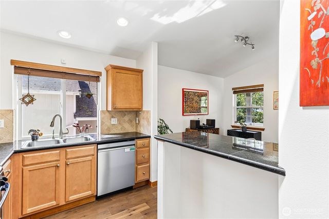 4856 18th Avenue SW, Seattle, WA 98106