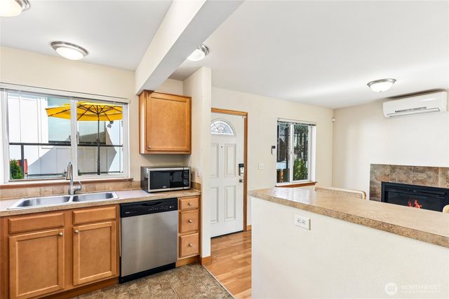 4856 18th Avenue SW, Seattle, WA 98106
