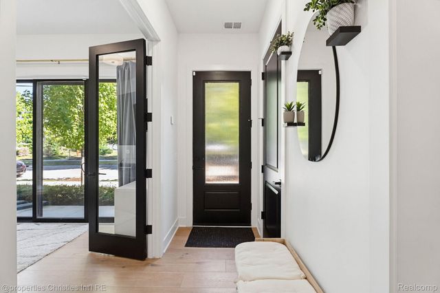 710 Parent E, Royal Oak, MI 48067