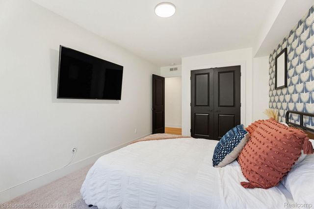 710 Parent E, Royal Oak, MI 48067