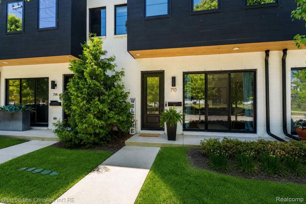 710 Parent E, Royal Oak, MI 48067