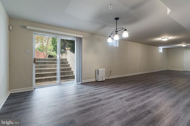 7712 BLUE POINT AVE, Beltsville, MD 20705