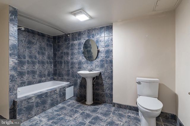 7712 BLUE POINT AVE, Beltsville, MD 20705