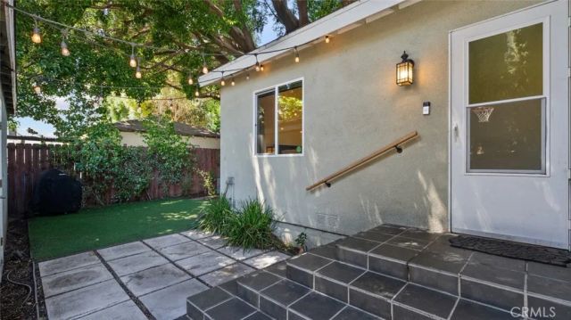 3131 Livonia Avenue, Los Angeles, CA 90034