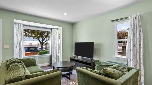 3131 Livonia Avenue, Los Angeles, CA 90034