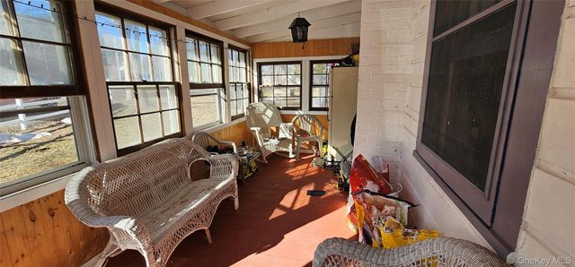 8 Central Avenue, White Lake, NY 12786