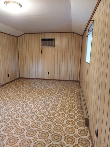 8 Central Avenue, White Lake, NY 12786