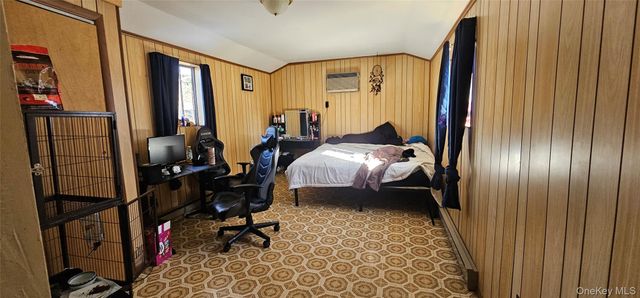 8 Central Avenue, White Lake, NY 12786