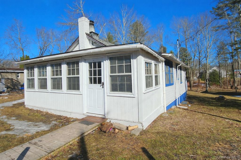 8 Central Avenue, White Lake, NY 12786