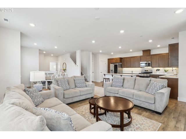 18436 Sw BUCKHORN Dr, Beaverton, OR 97007