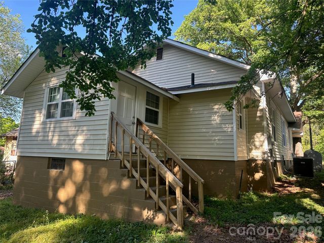 4028 Leo Street, Winston Salem, NC 27105