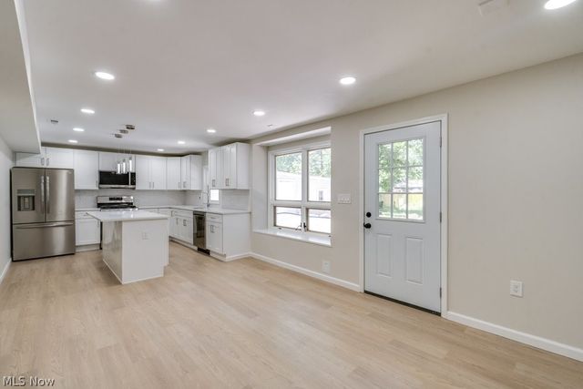 2758 Oak Street, Willoughby Hills, OH 44094