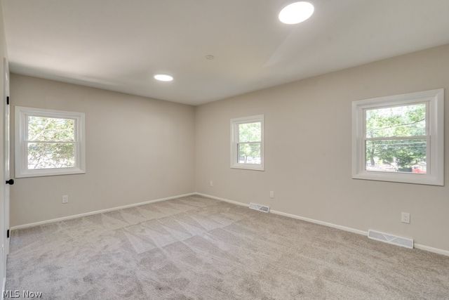 2758 Oak Street, Willoughby Hills, OH 44094