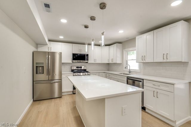 2758 Oak Street, Willoughby Hills, OH 44094