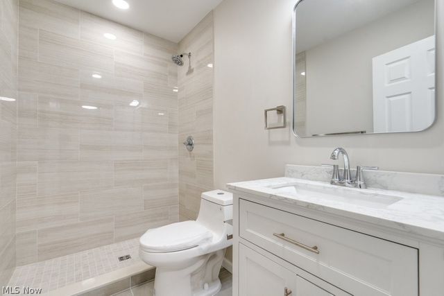 2758 Oak Street, Willoughby Hills, OH 44094