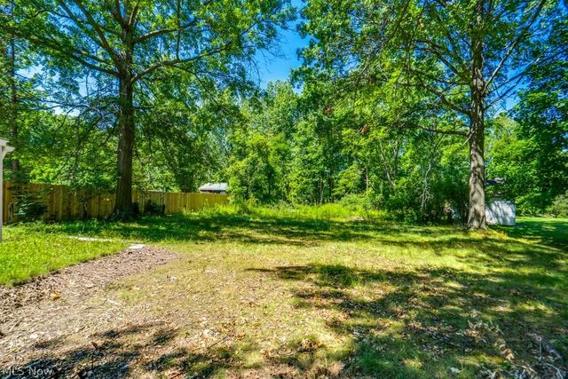 2758 Oak Street, Willoughby Hills, OH 44094