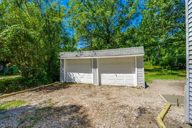 2758 Oak Street, Willoughby Hills, OH 44094