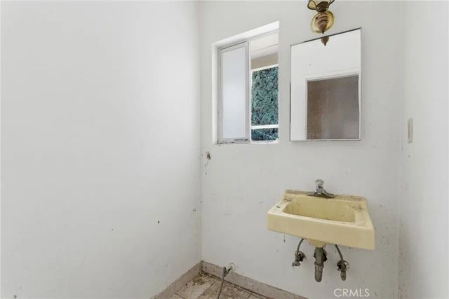 18112 Joshua Ln, Santa Ana, CA 92705