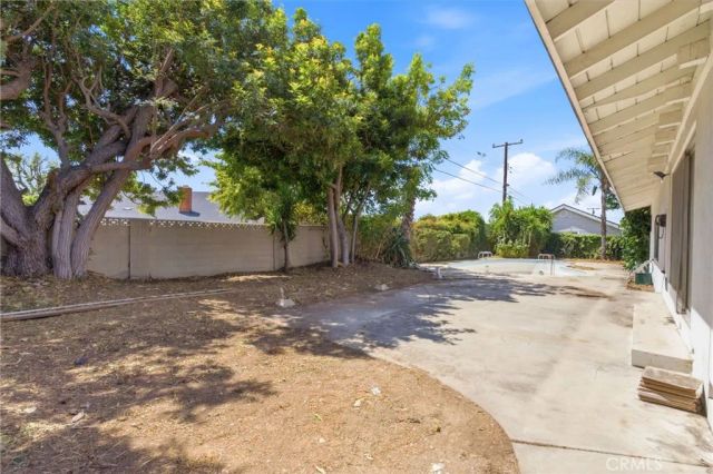 18112 Joshua Ln, Santa Ana, CA 92705