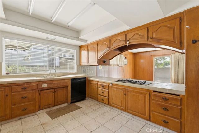 18112 Joshua Ln, Santa Ana, CA 92705