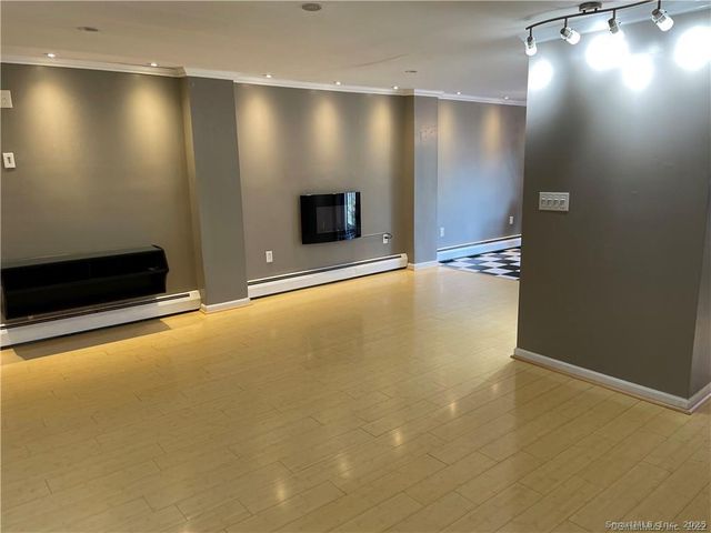 72 Churchill Drive 72, Newington, CT 06111