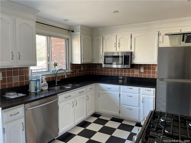 72 Churchill Drive 72, Newington, CT 06111