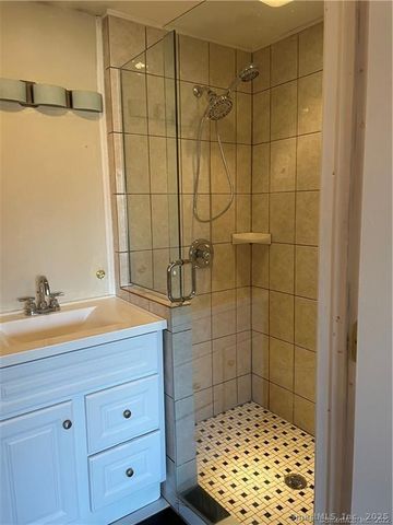 72 Churchill Drive 72, Newington, CT 06111