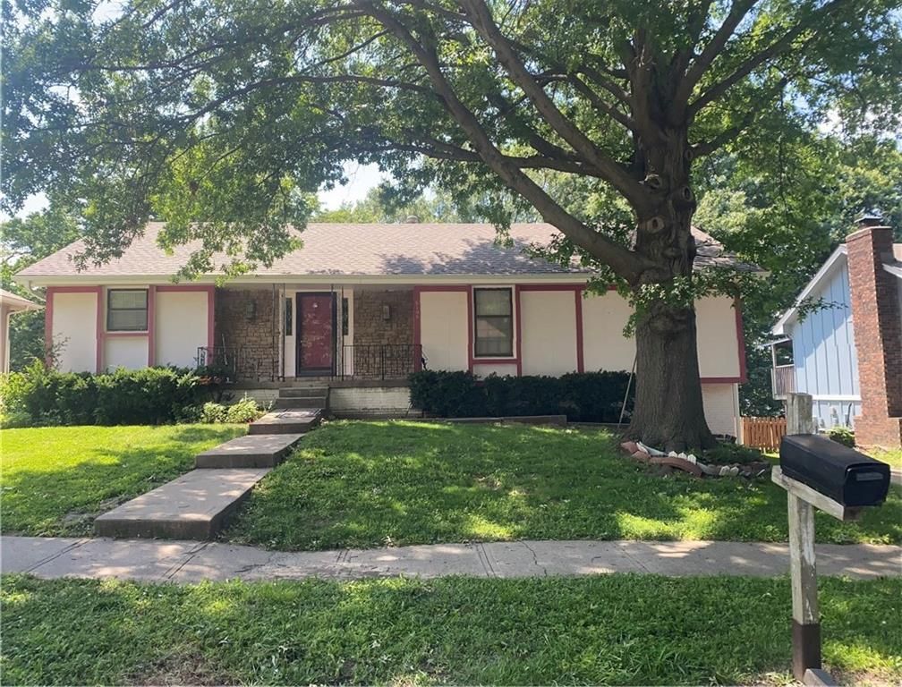 8108 N Serene Avenue, Kansas City, MO 64152