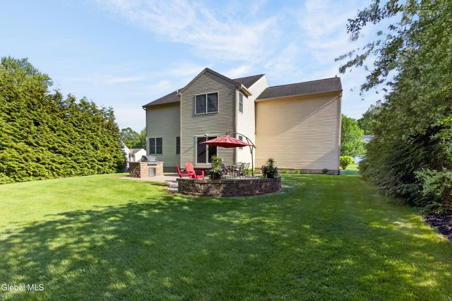 45 Sterling Heights Drive, Clifton Park, NY 12065