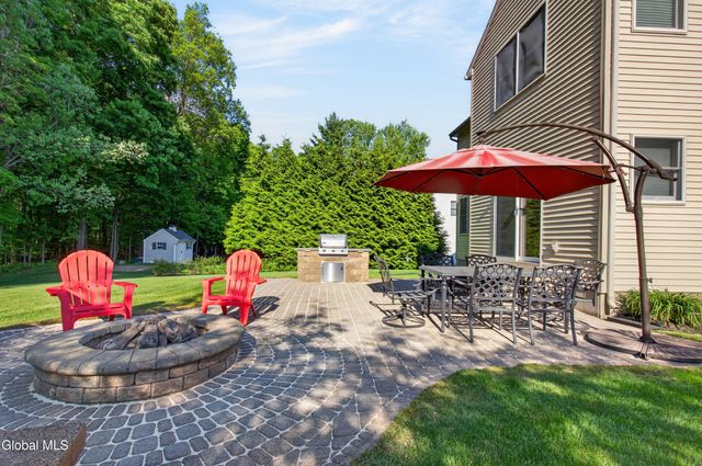 45 Sterling Heights Drive, Clifton Park, NY 12065