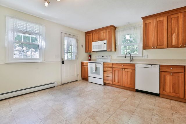 2 Hillside Drive, Hudson, NH 03051
