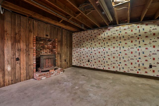 2 Hillside Drive, Hudson, NH 03051